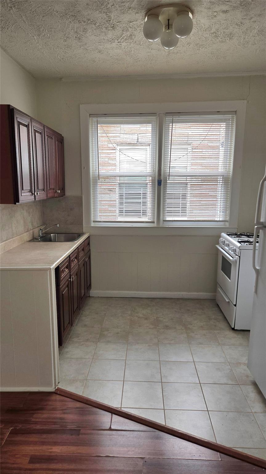 Rental Property at 79th Street St, Middle Village, Queens, NY - Bedrooms: 1 
Bathrooms: 1 
Rooms: 3  - $1,900 MO.