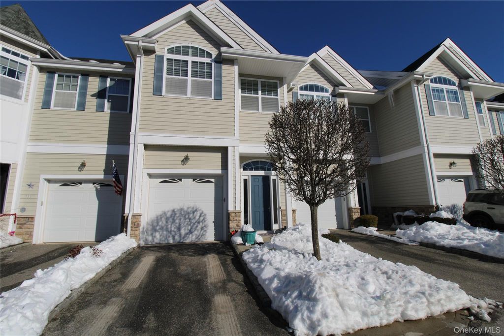 Photo of 134 Jackie Court, Patchogue, NY 11772 (MLS # 957420)