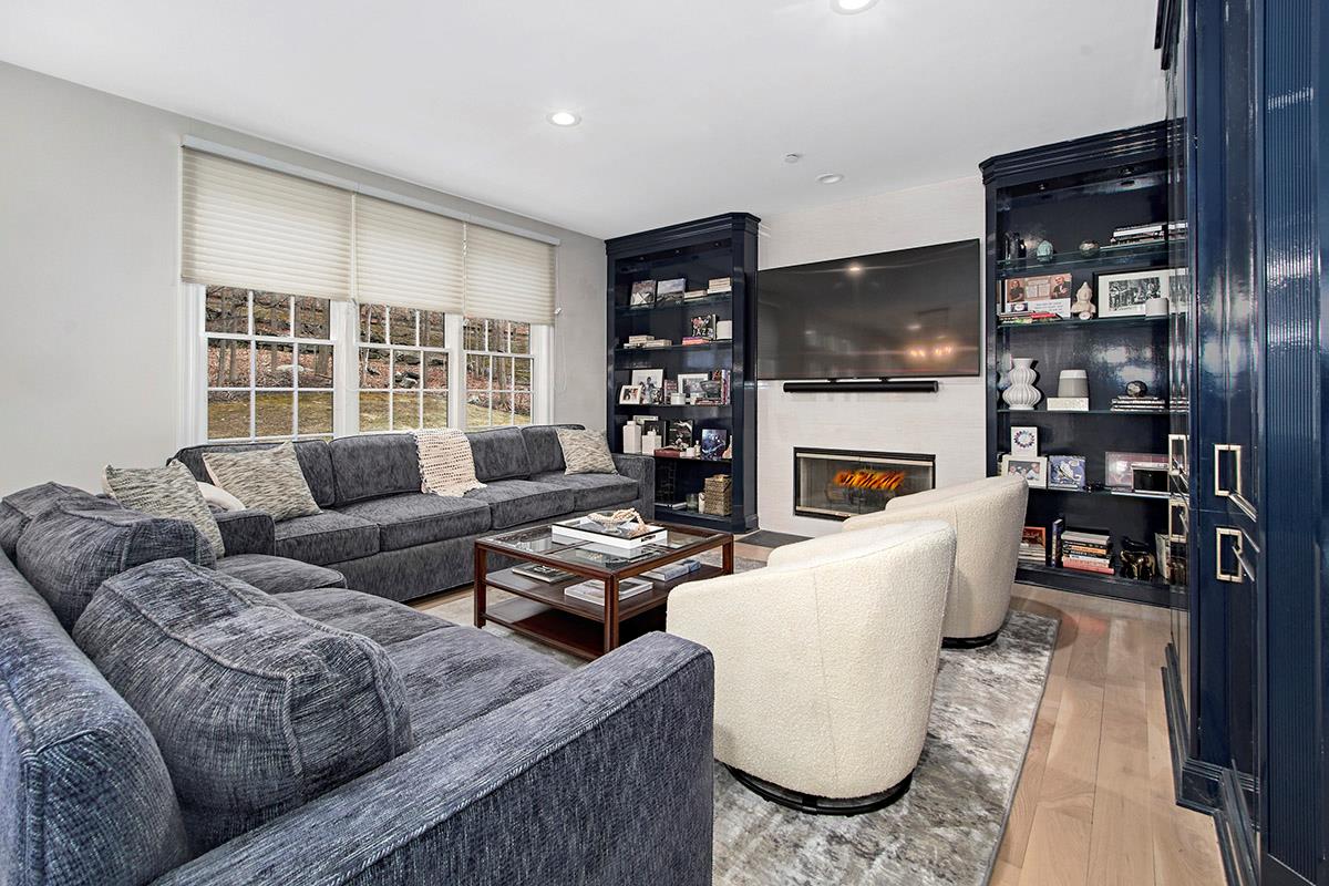 40 Weavers Hill, Mount Kisco, New York image 12