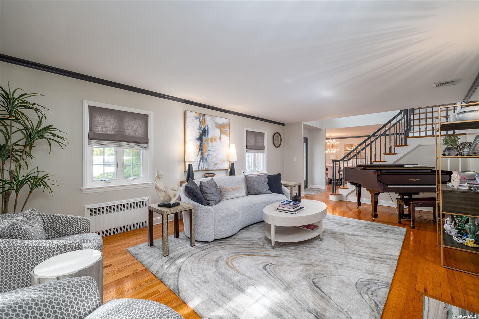 333 N Village Avenue, Rockville Centre, New York image 4