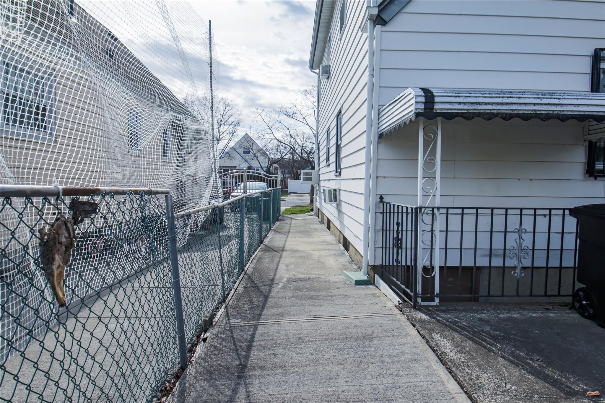81-31 S 259th Street, Glen Oaks, New York image 8