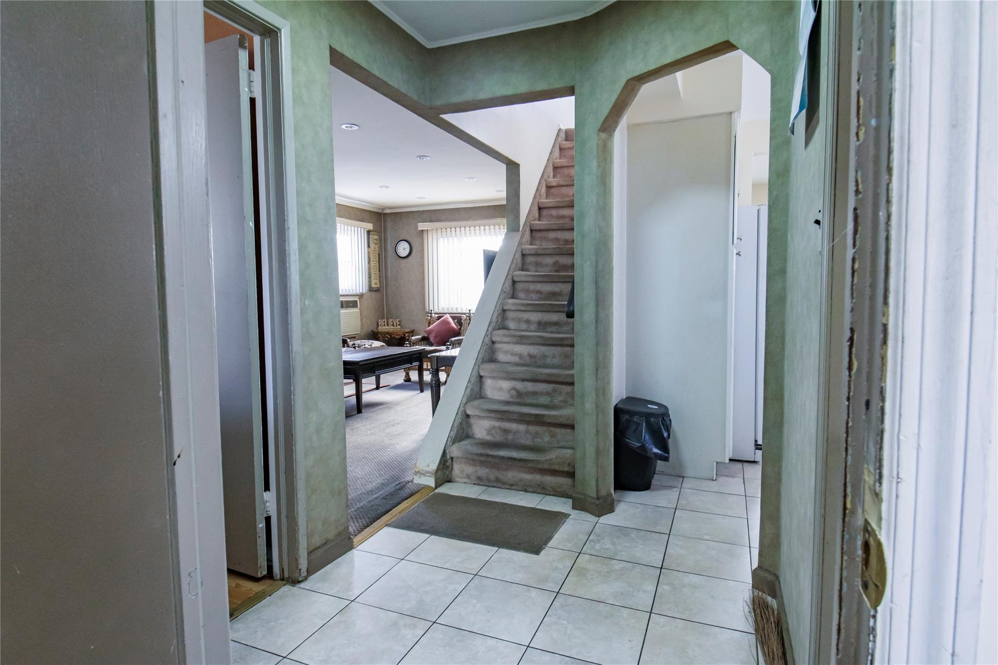81-31 S 259th Street, Glen Oaks, New York image 15