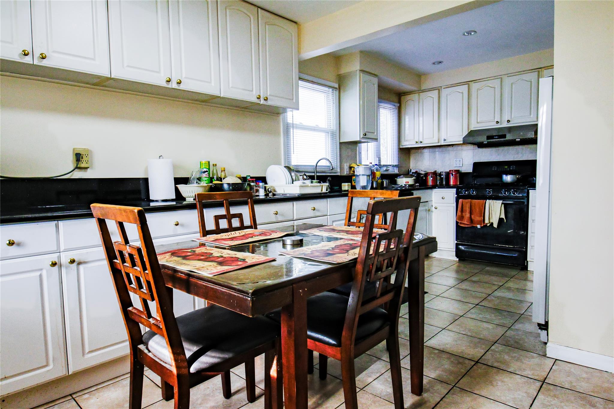 81-31 S 259th Street, Glen Oaks, New York image 37