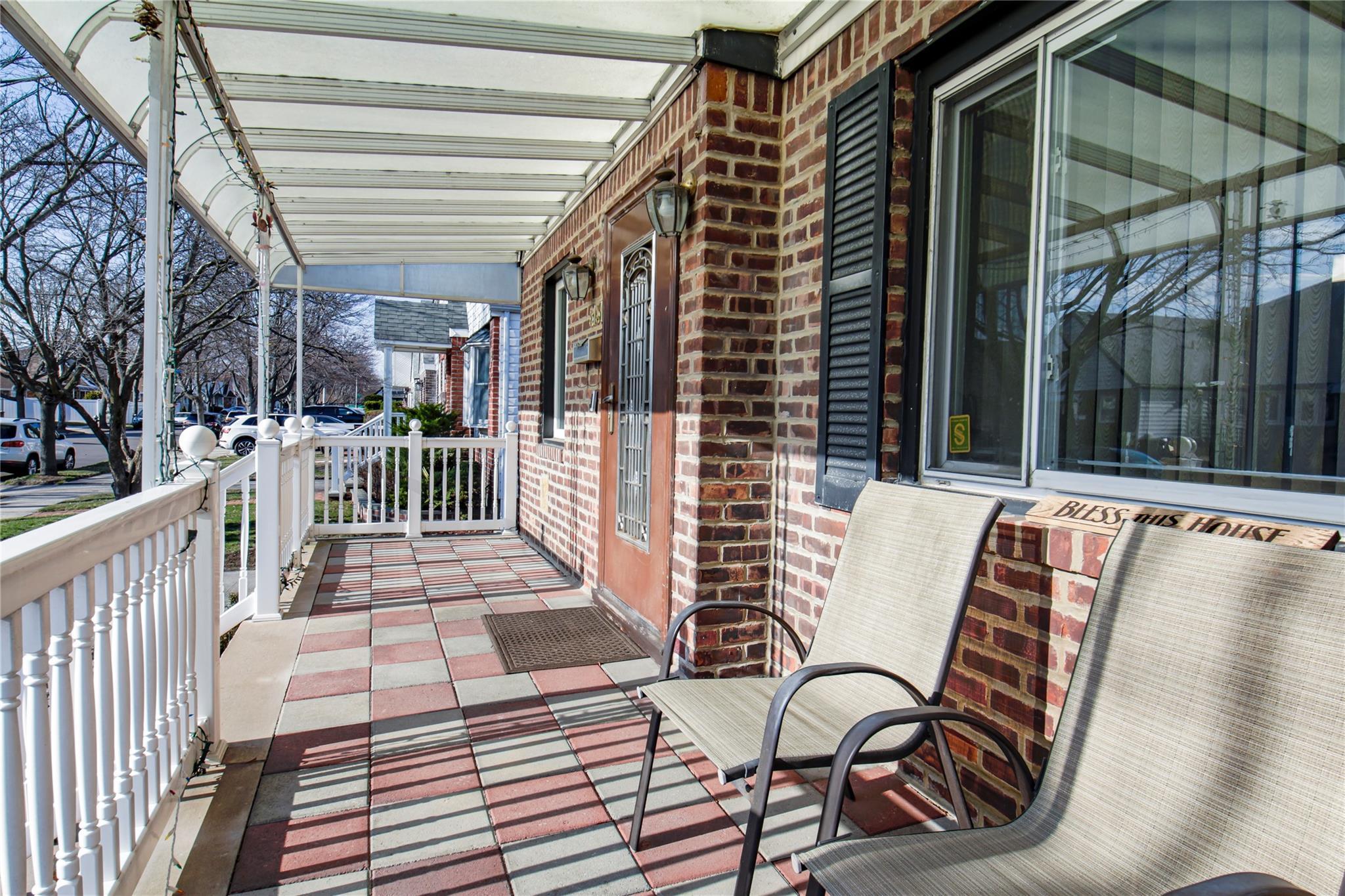 81-31 S 259th Street, Glen Oaks, New York image 32