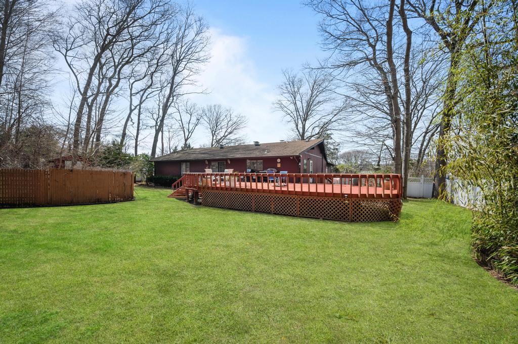 27 Cleveland Street, Nesconset, New York image 5