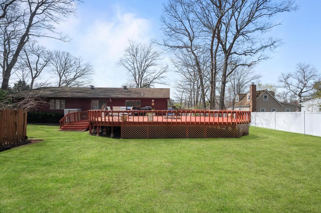 27 Cleveland Street, Nesconset, New York image 6