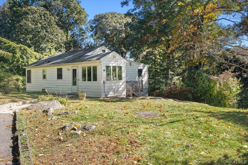 Photo of 122 Becker Street, Lake Peekskill, NY 10537 (MLS # 1059085)