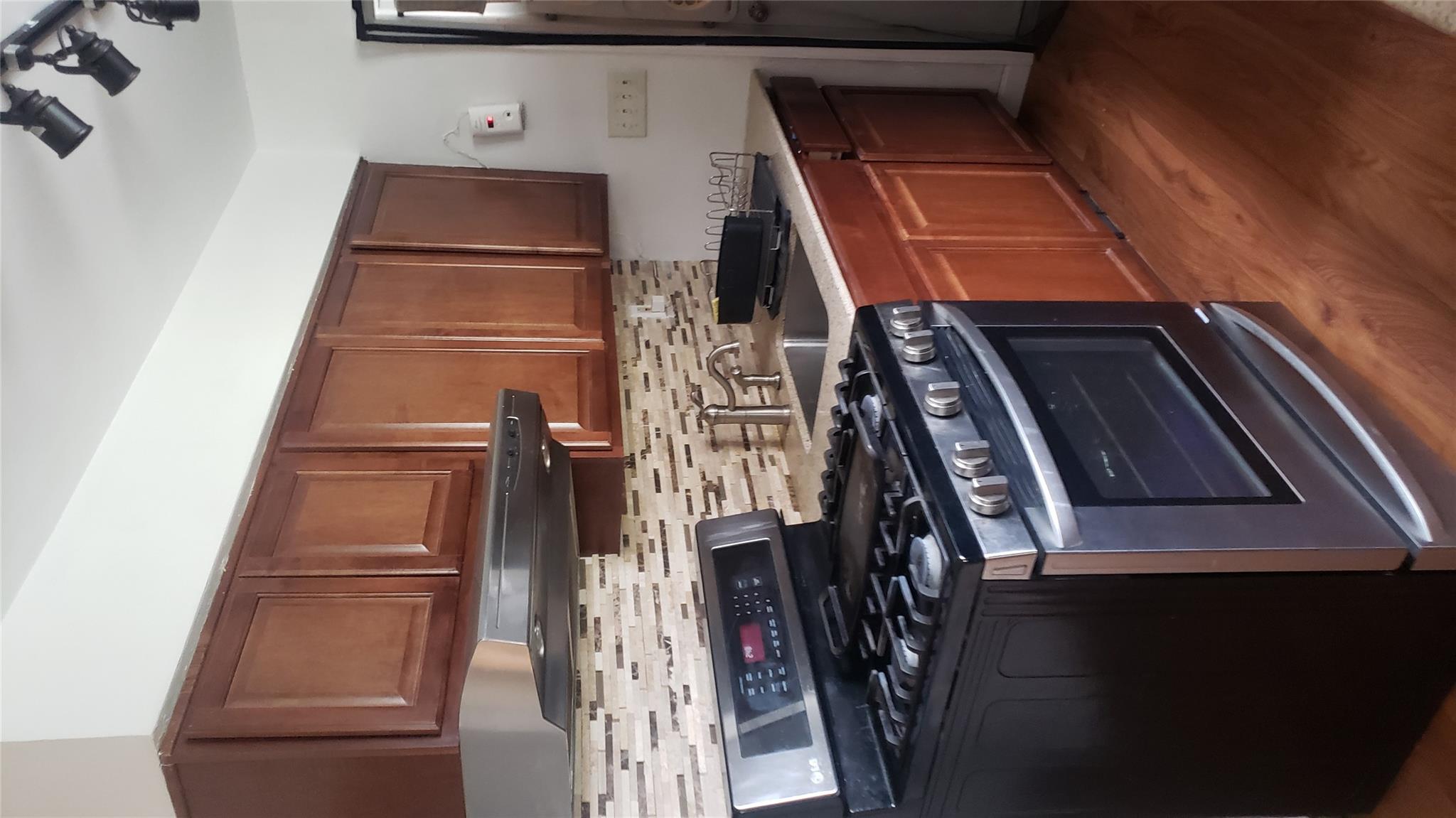 2261 Story Avenue, Bronx, New York image 12