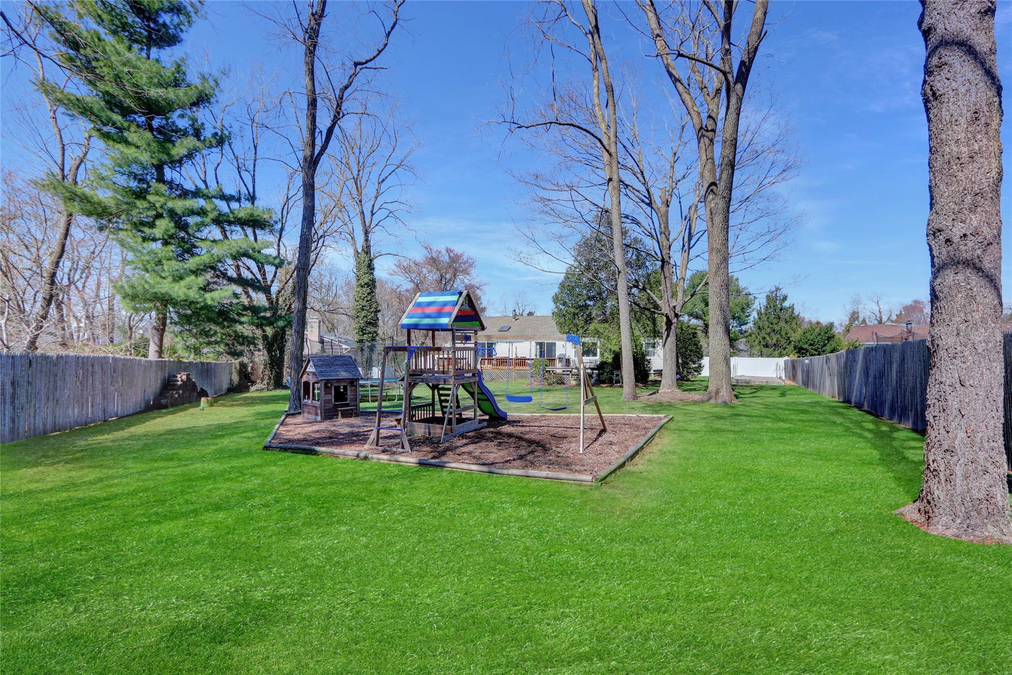 4 Rosewood Court, East Setauket, New York image 26
