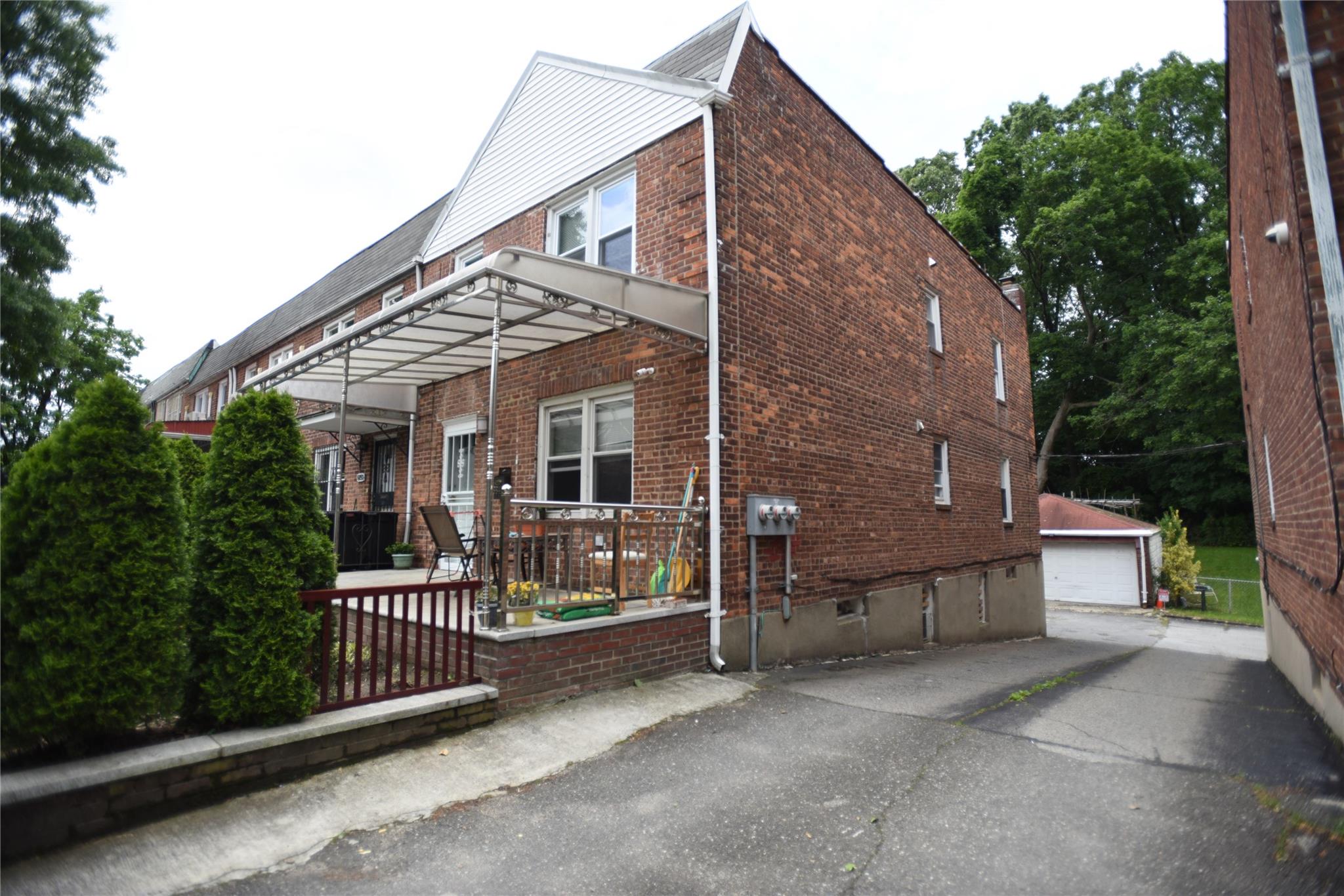 Property for Sale at Selfridge Street, Forest Hills, Queens, NY - Bedrooms: 4 
Bathrooms: 3 
Rooms: 9  - $1,280,000