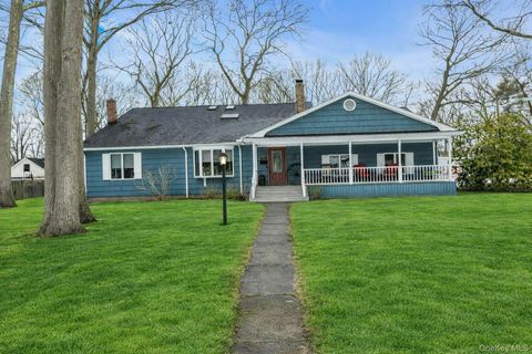558 Gillette Avenue Bayport NY 11705