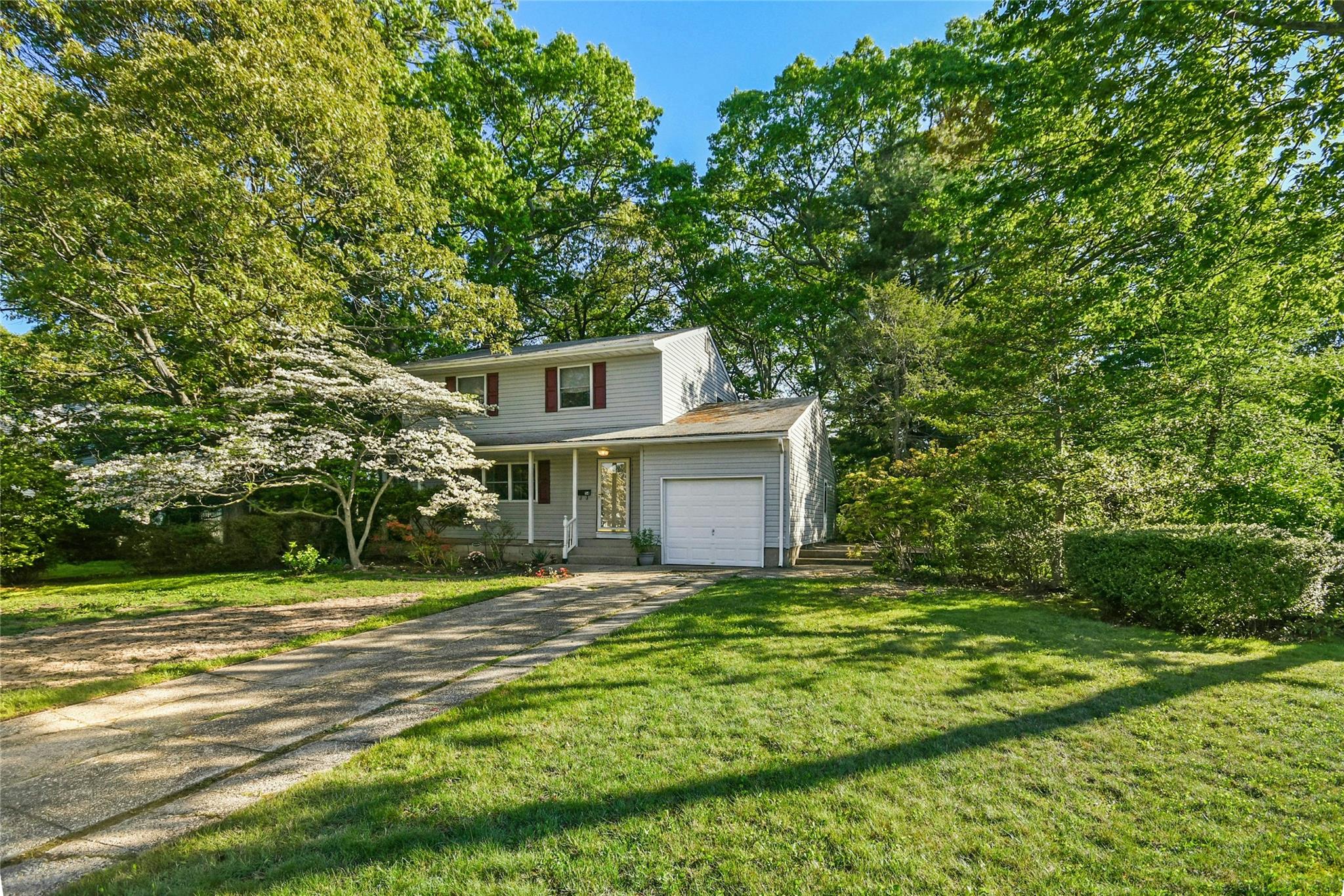 54 Schuyler Drive, Commack, New York image 2