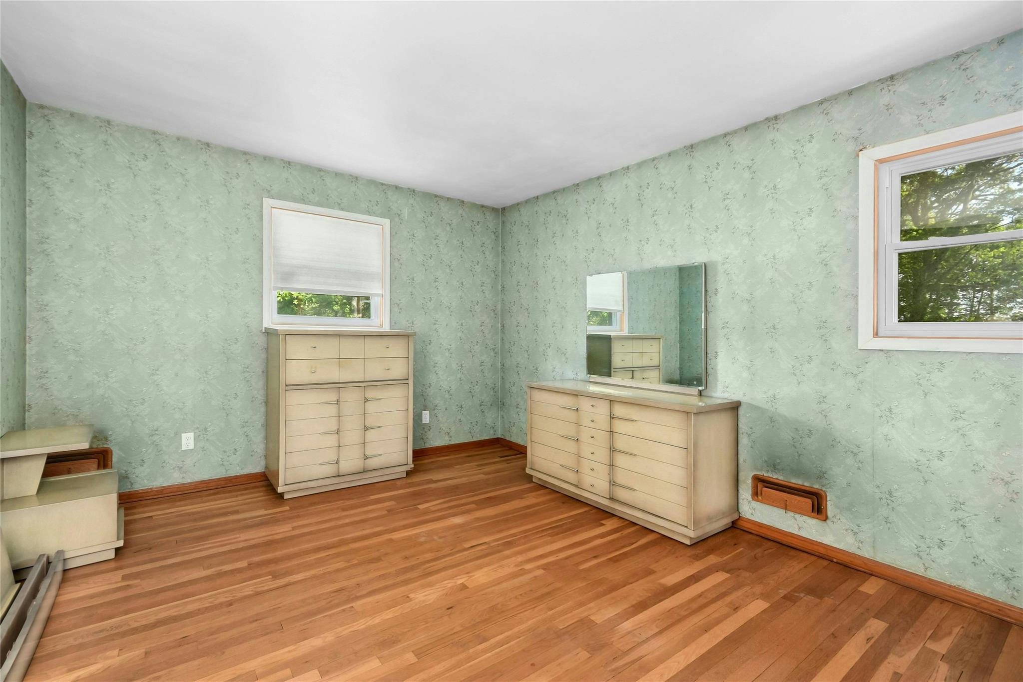 54 Schuyler Drive, Commack, New York image 13