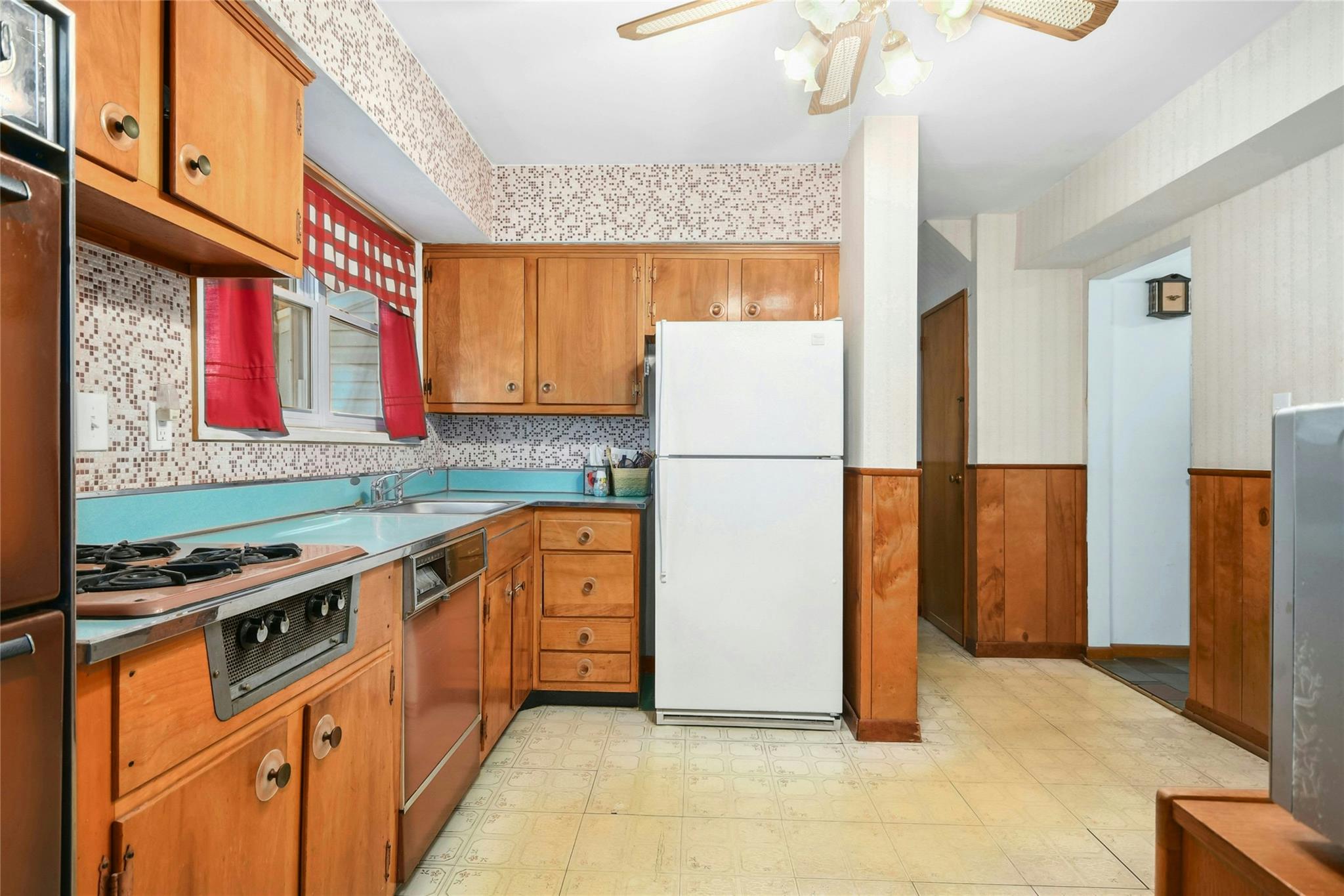 54 Schuyler Drive, Commack, New York image 8