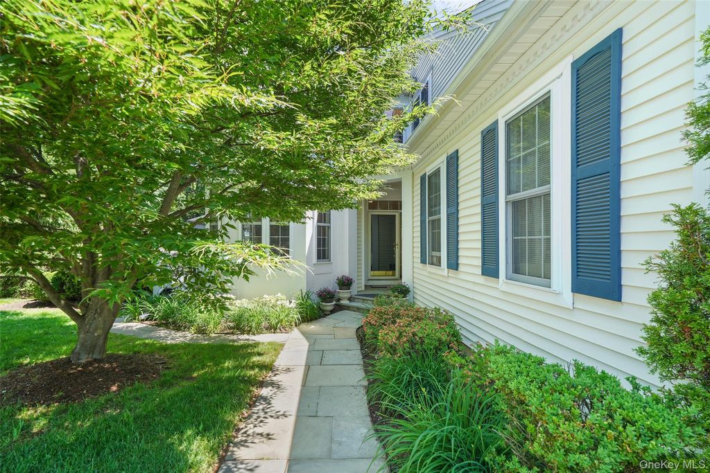 Photo of 2 Heirloom Lane, Rye Brook, NY 10573 (MLS # 1006851)