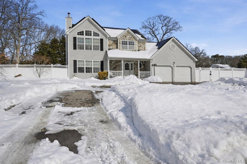 Photo of 7 Harwood Way, Coram, NY 11727 (MLS # 964972)