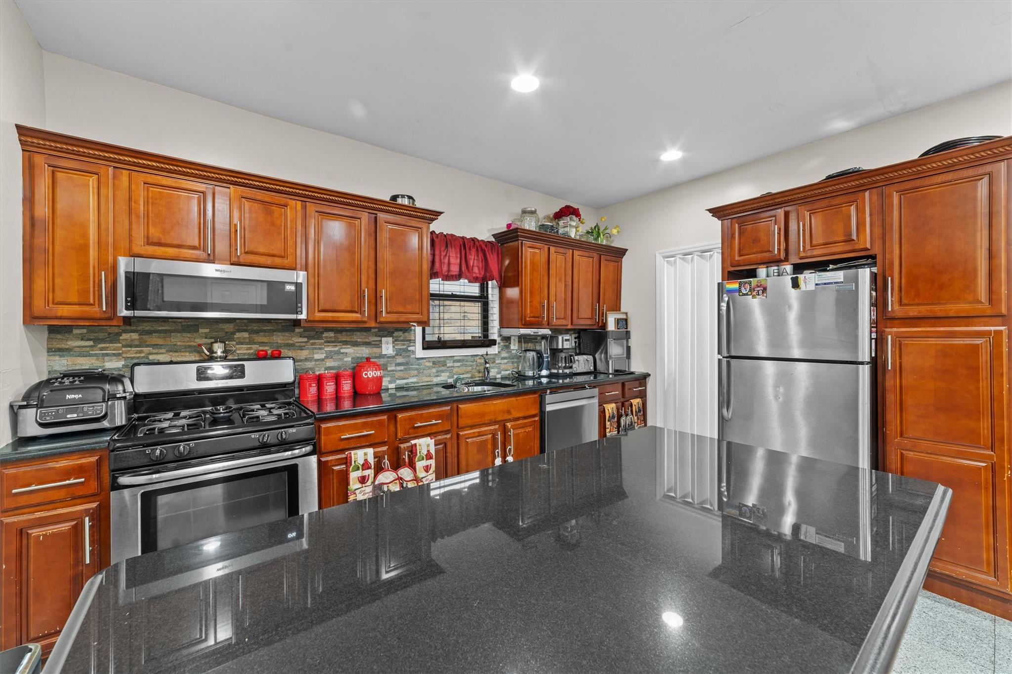 3632 Willett Avenue, Bronx, New York image 11