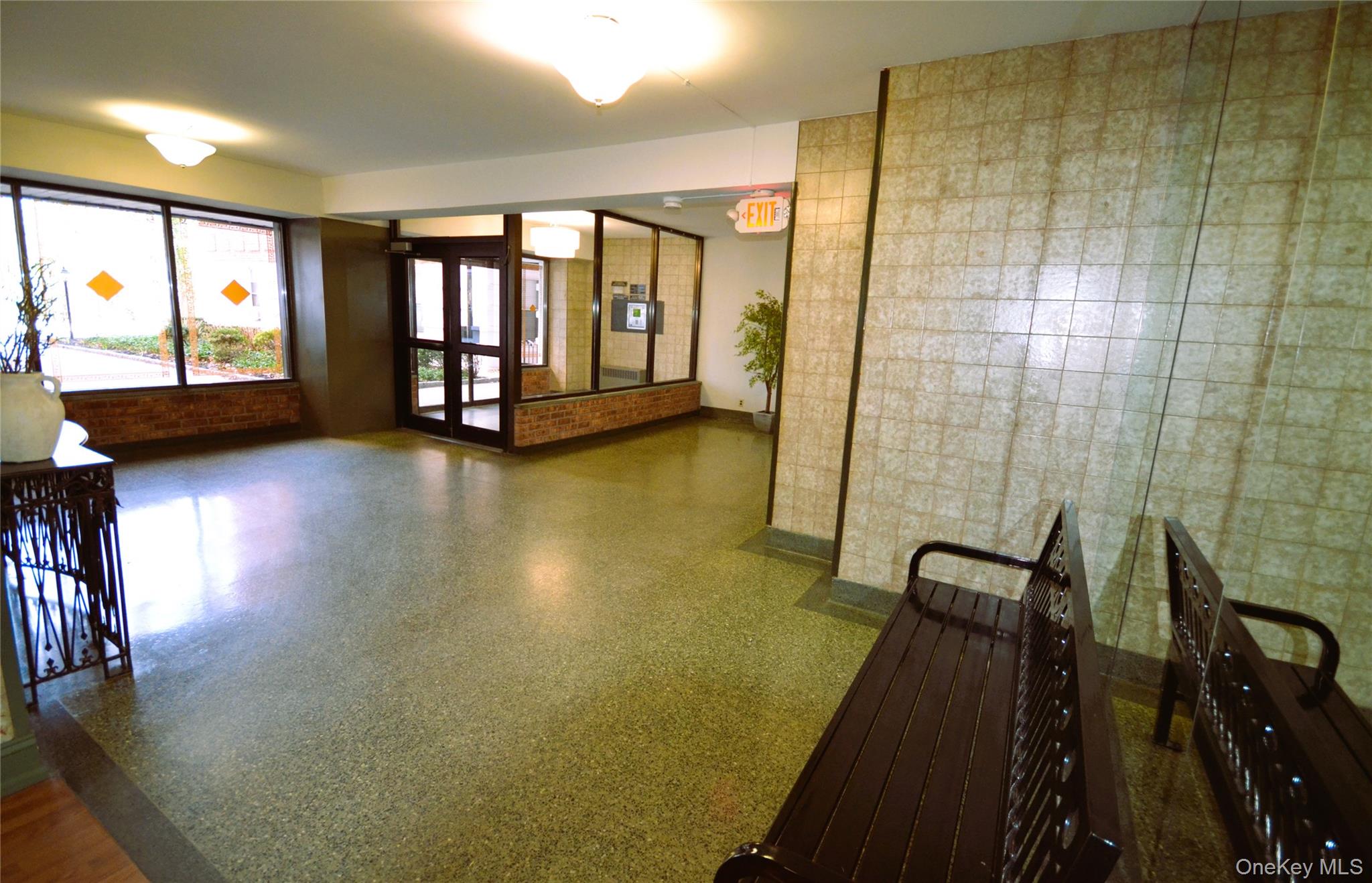 247 Parkview Avenue 6M