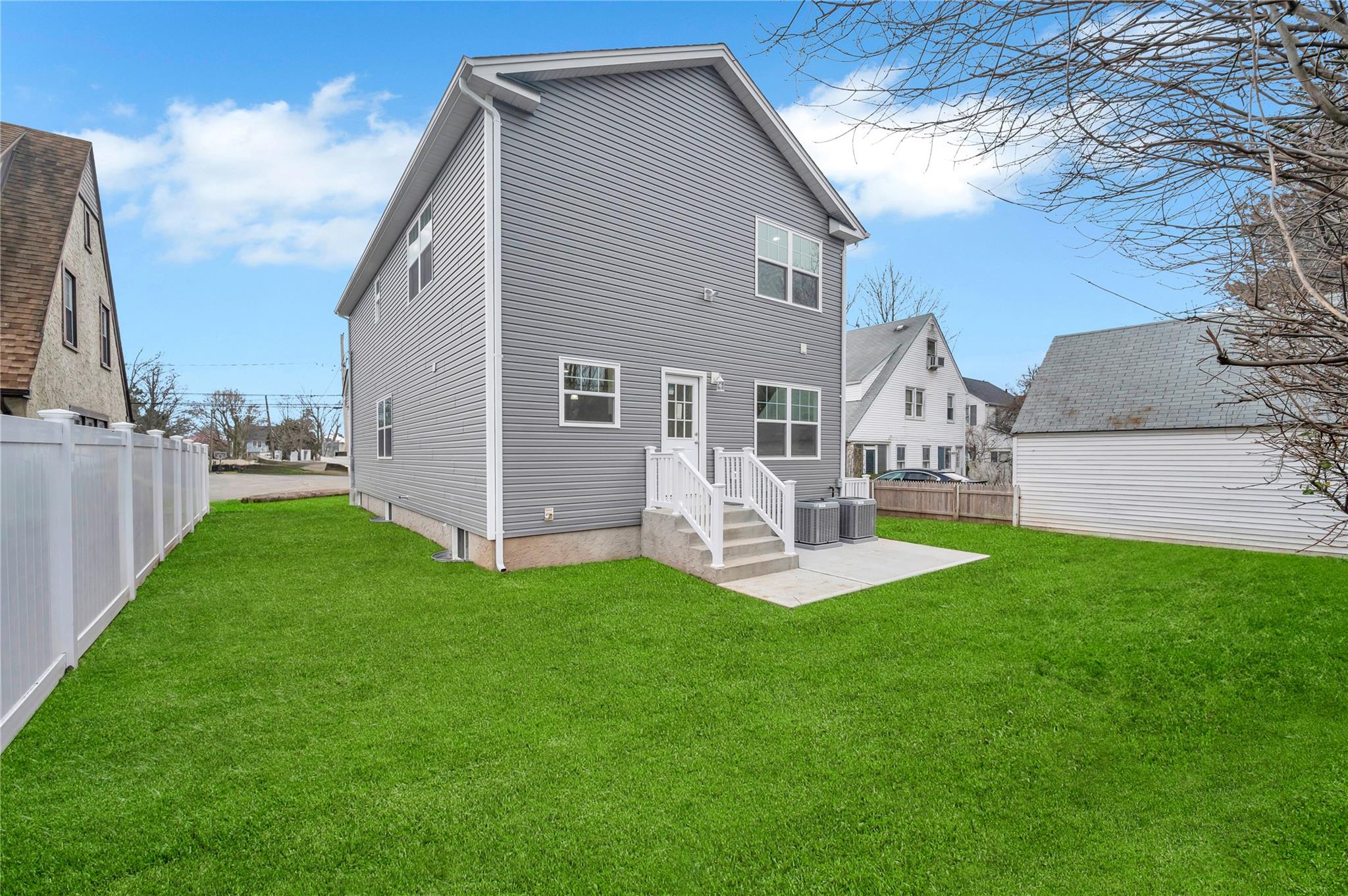 94 Manor Avenue, Hempstead, New York image 24