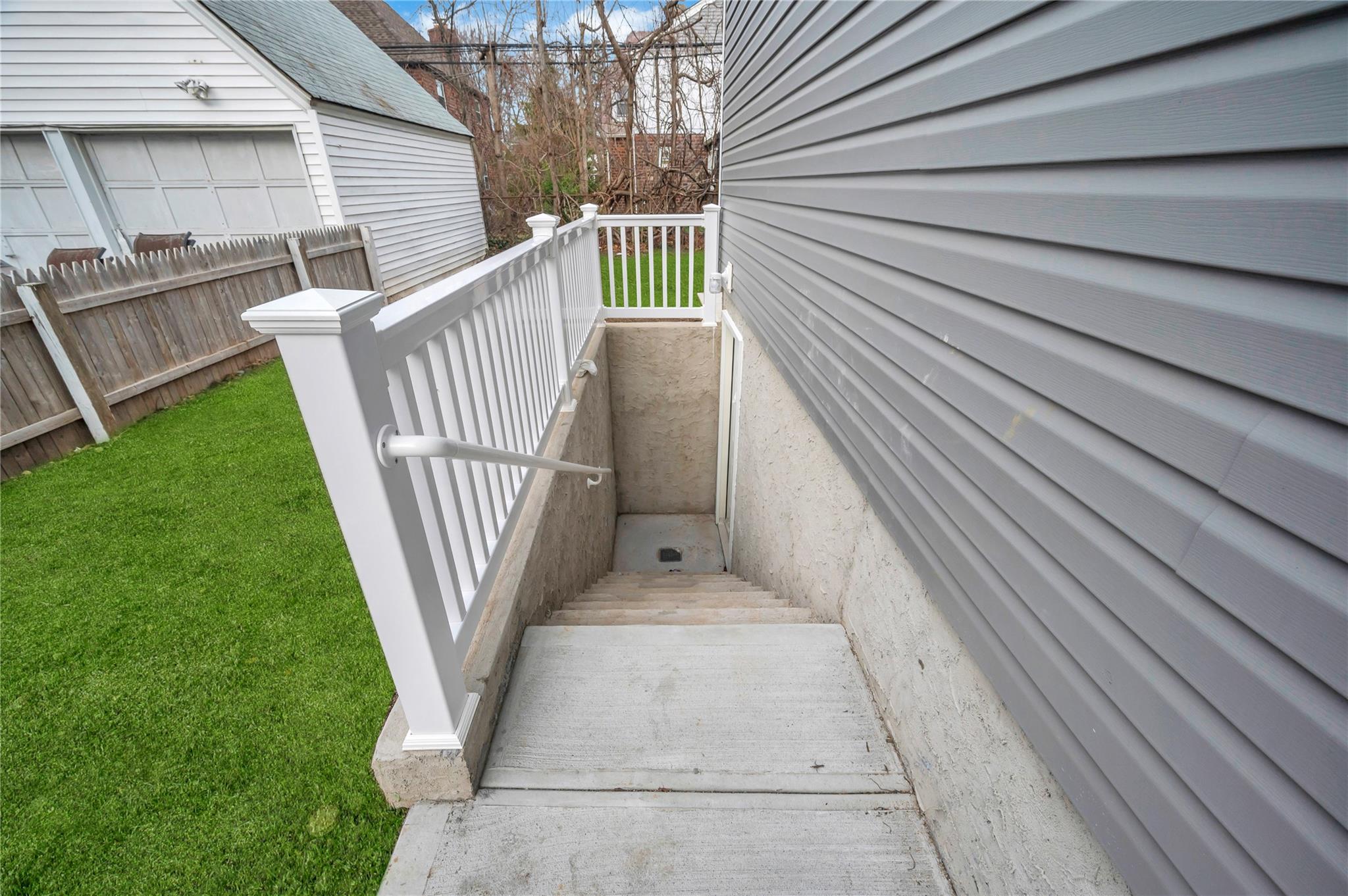 94 Manor Avenue, Hempstead, New York image 21