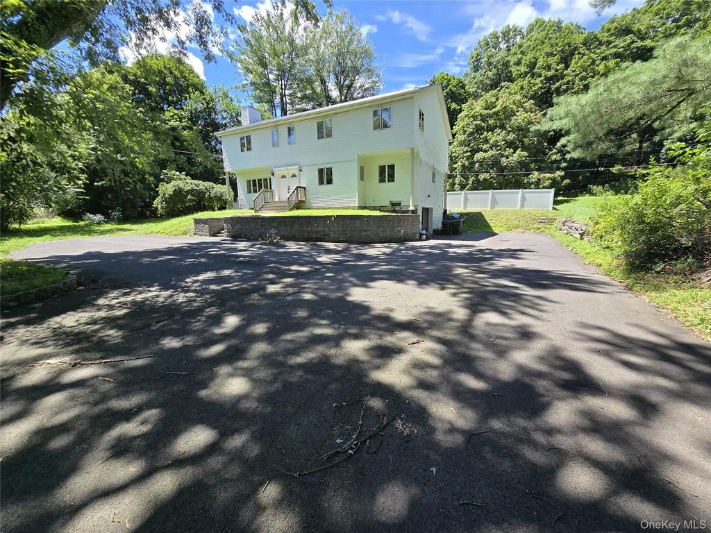 Photo of 1433 Route 208, Washingtonville, NY 10992 (MLS # 938412)