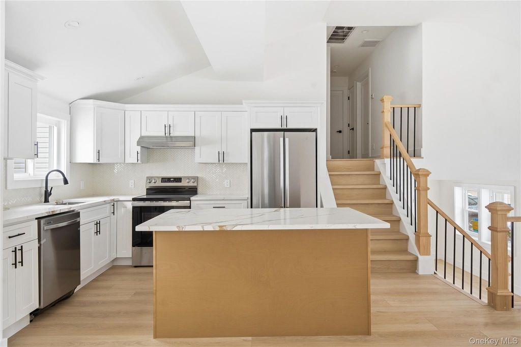 Photo of 126 Country Village Lane, East Islip, NY 11730 (MLS # 947009)