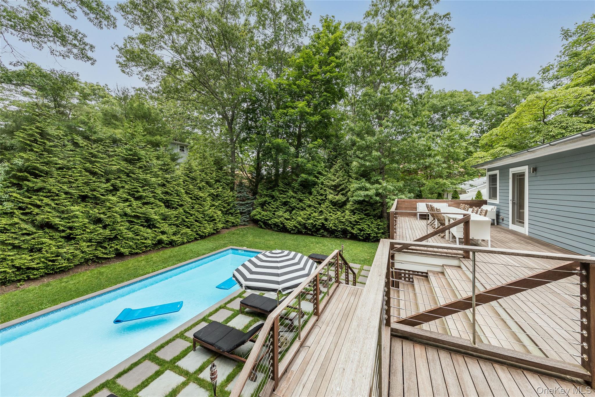 21 Hillside Drive W
