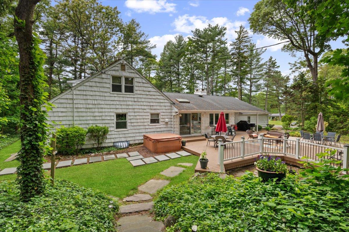 17 Juneau Boulevard, Woodbury, New York image 23