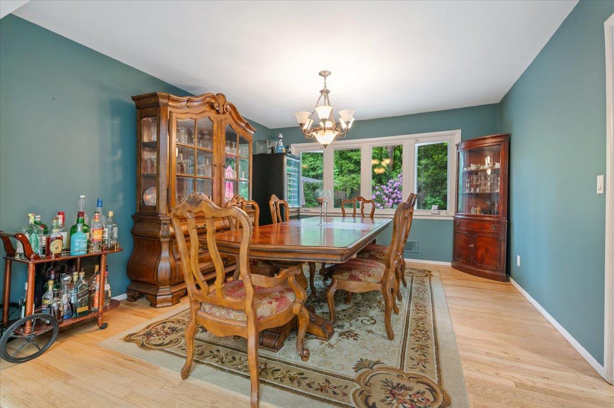 17 Juneau Boulevard, Woodbury, New York image 8