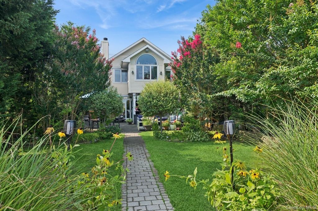 Photo of 101 Bay Street, Long Beach, NY 11561 (MLS # 978282)