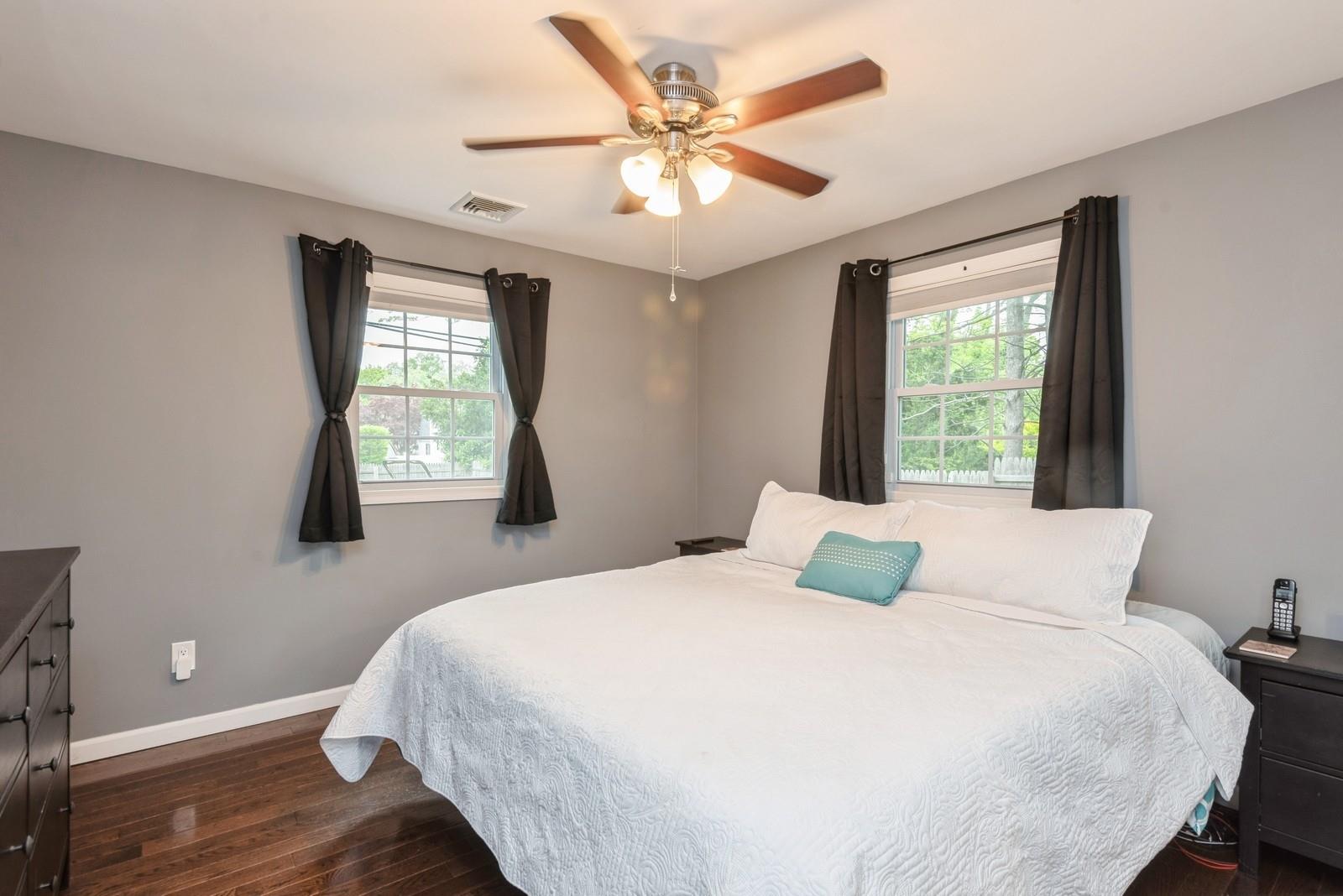 39 Rose Street, Hauppauge, New York image 11