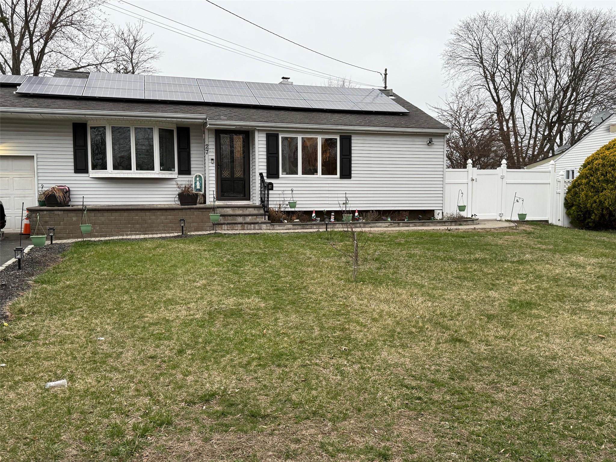27 Pandora Drive, Brentwood, New York image 1