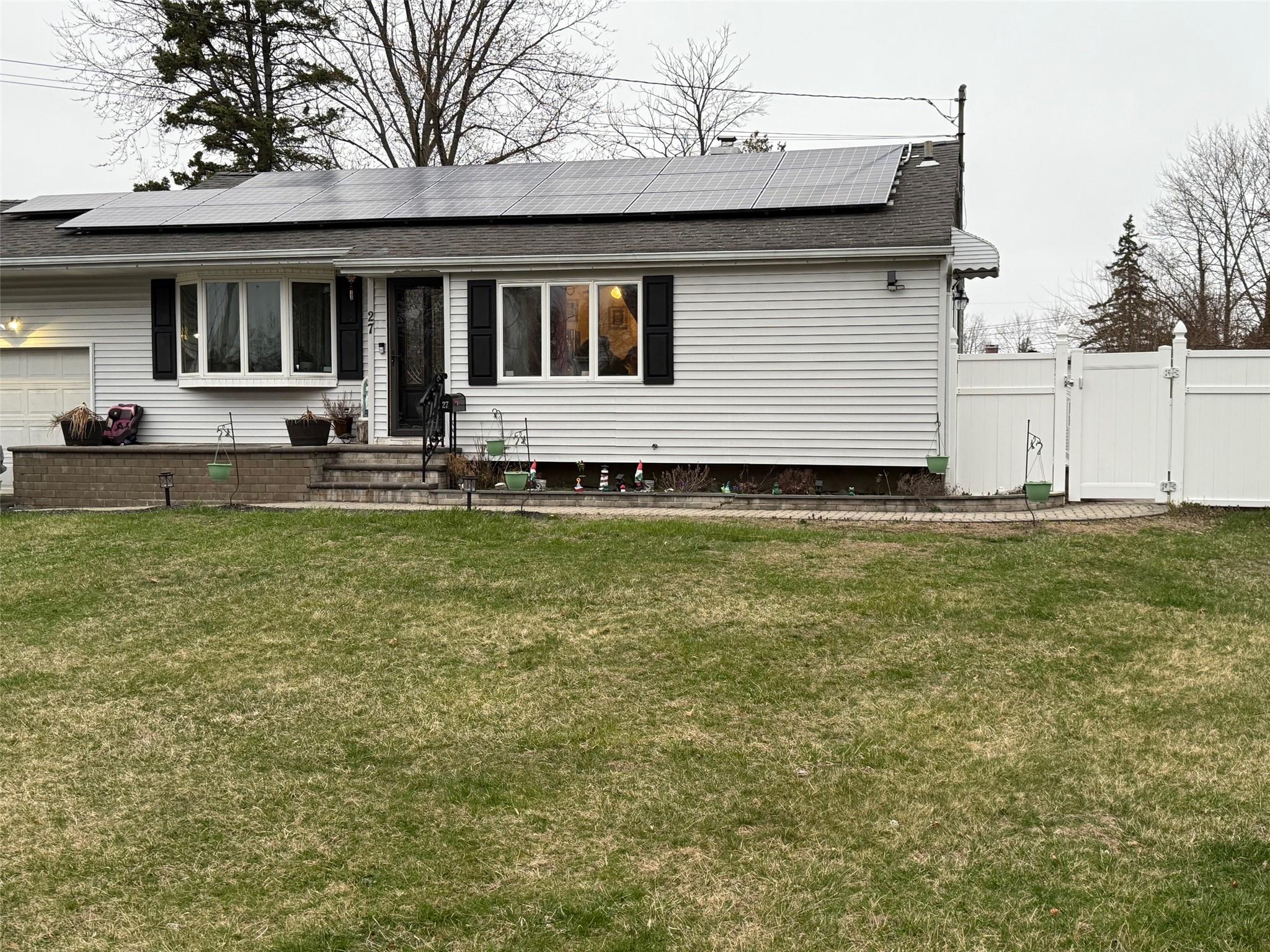 27 Pandora Drive, Brentwood, New York image 2