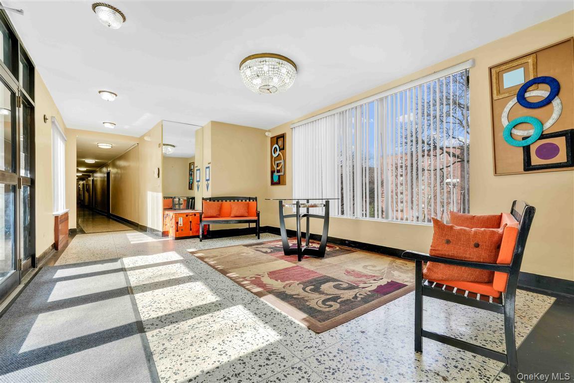 141-05 Pershing Crescent 516