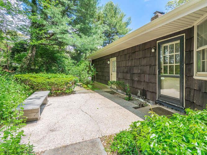 36 Lisa Drive, Dix Hills, New York image 35