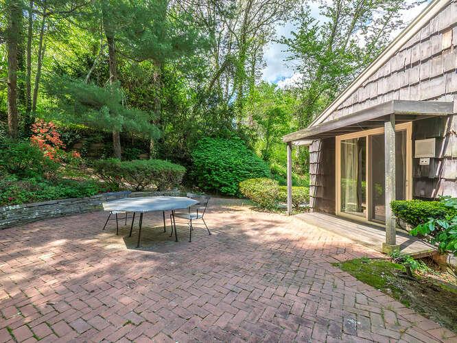 36 Lisa Drive, Dix Hills, New York image 32