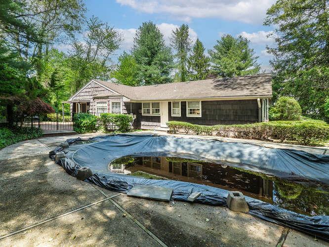 36 Lisa Drive, Dix Hills, New York image 34
