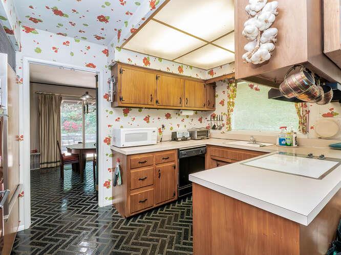 36 Lisa Drive, Dix Hills, New York image 10