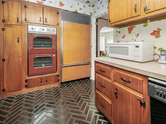 36 Lisa Drive, Dix Hills, New York image 11