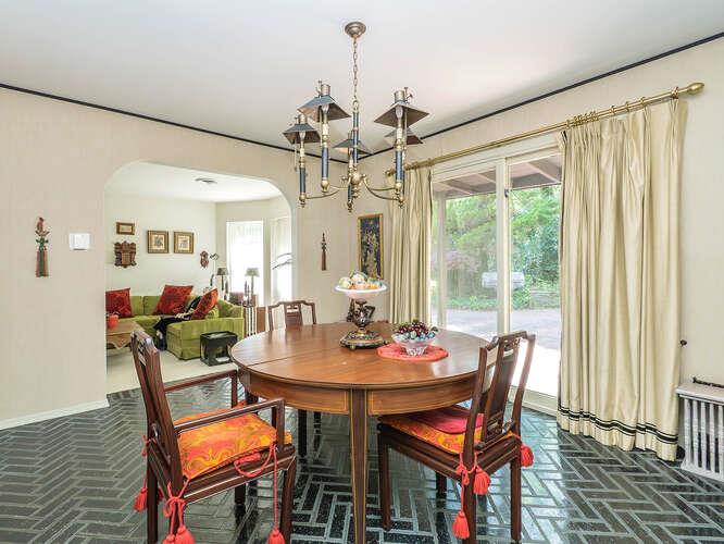 36 Lisa Drive, Dix Hills, New York image 13