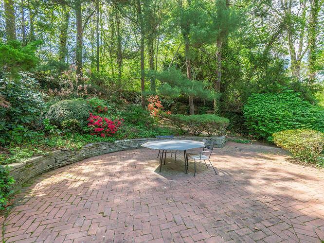 36 Lisa Drive, Dix Hills, New York image 31