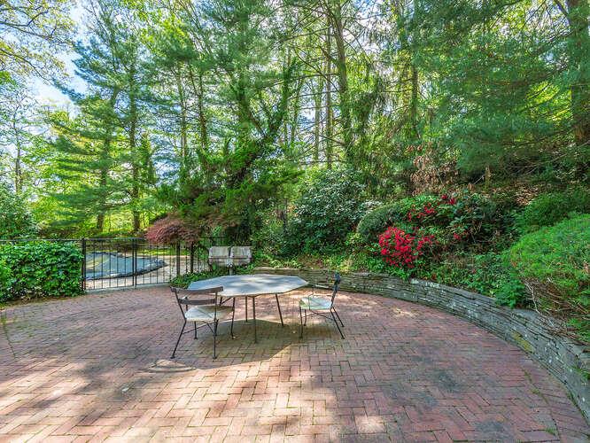 36 Lisa Drive, Dix Hills, New York image 33