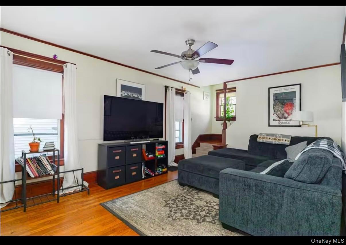 10 Oakwood Boulevard