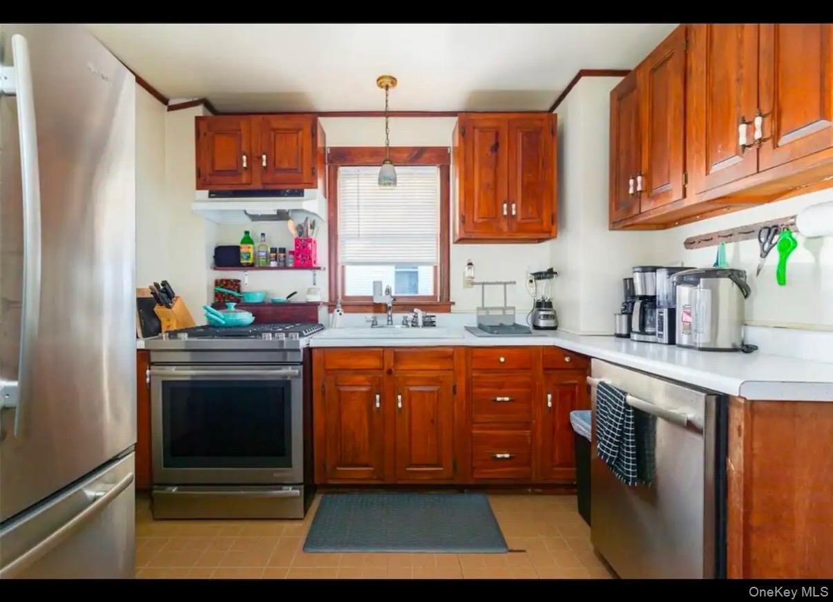10 Oakwood Boulevard