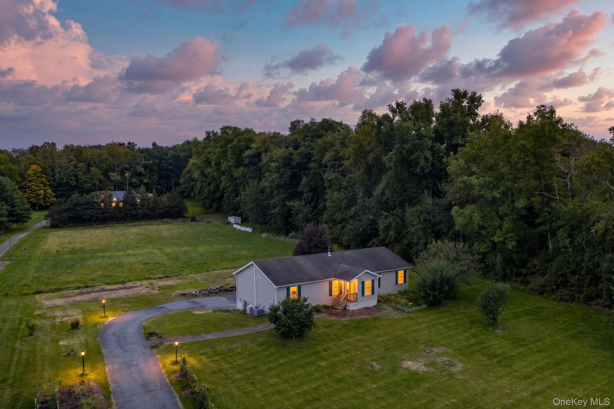 2362 Albany Post Road