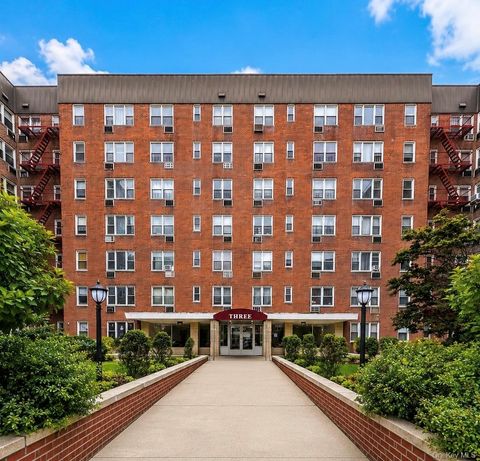 Homes For Sale - 3 Sadore Lane #3G<br/> Yonkers, NY 10710
