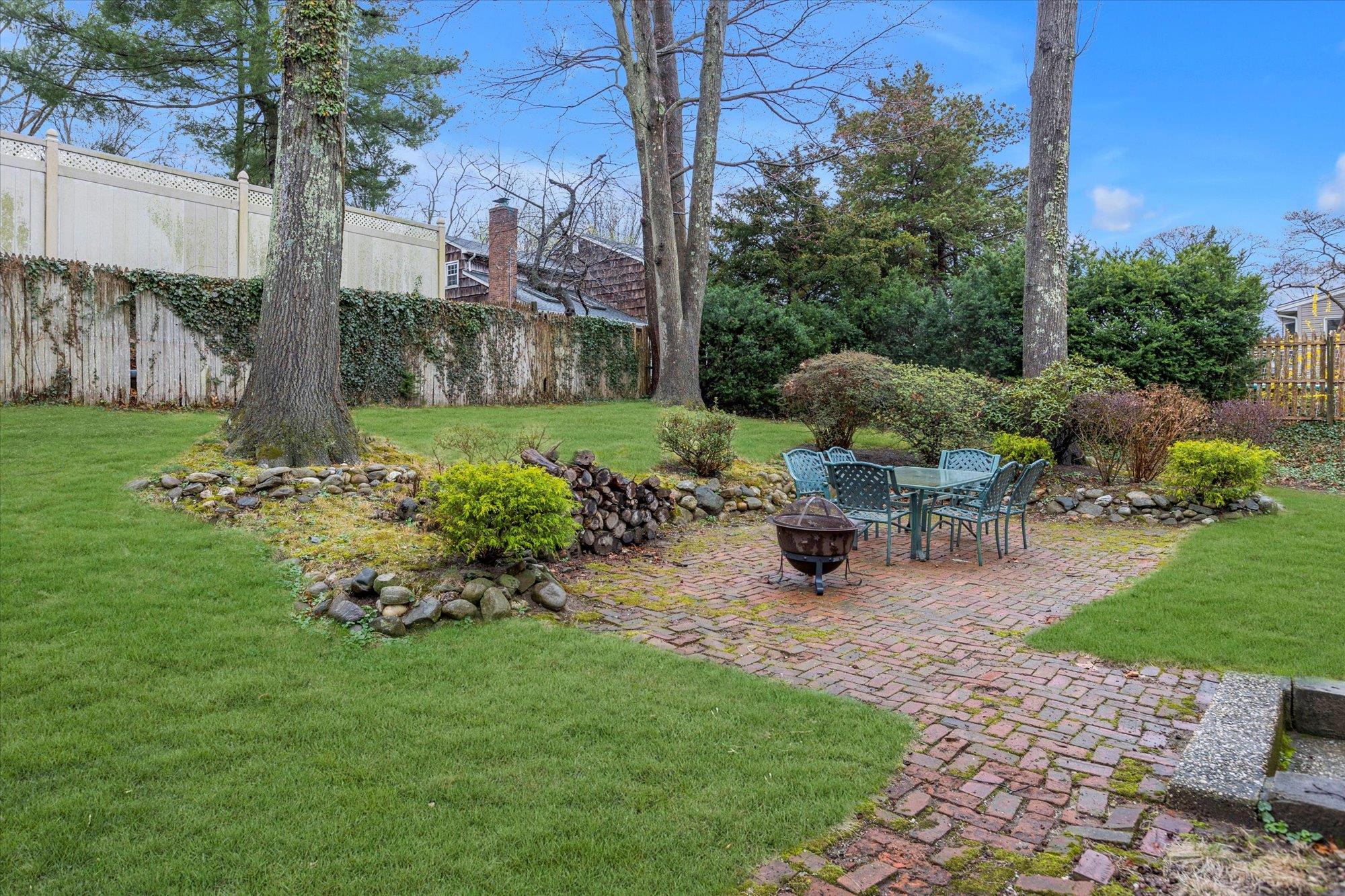 35 Monmouth Drive, East Northport, New York image 20