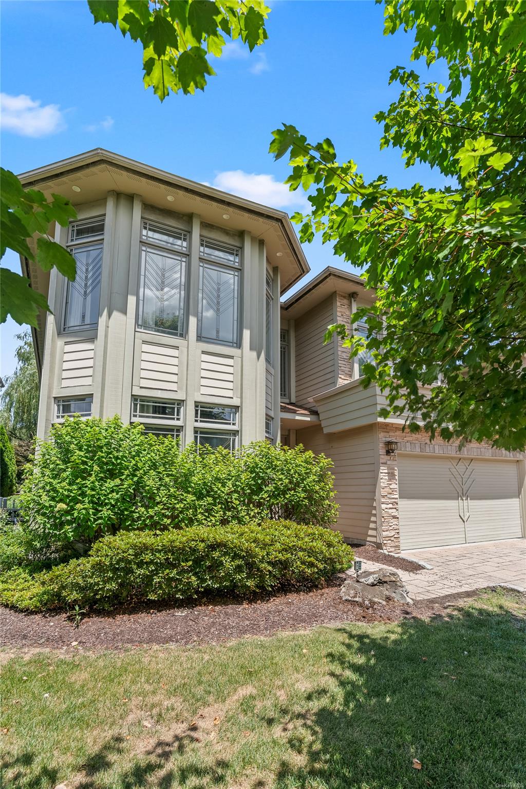 8 Holiday Pond Road