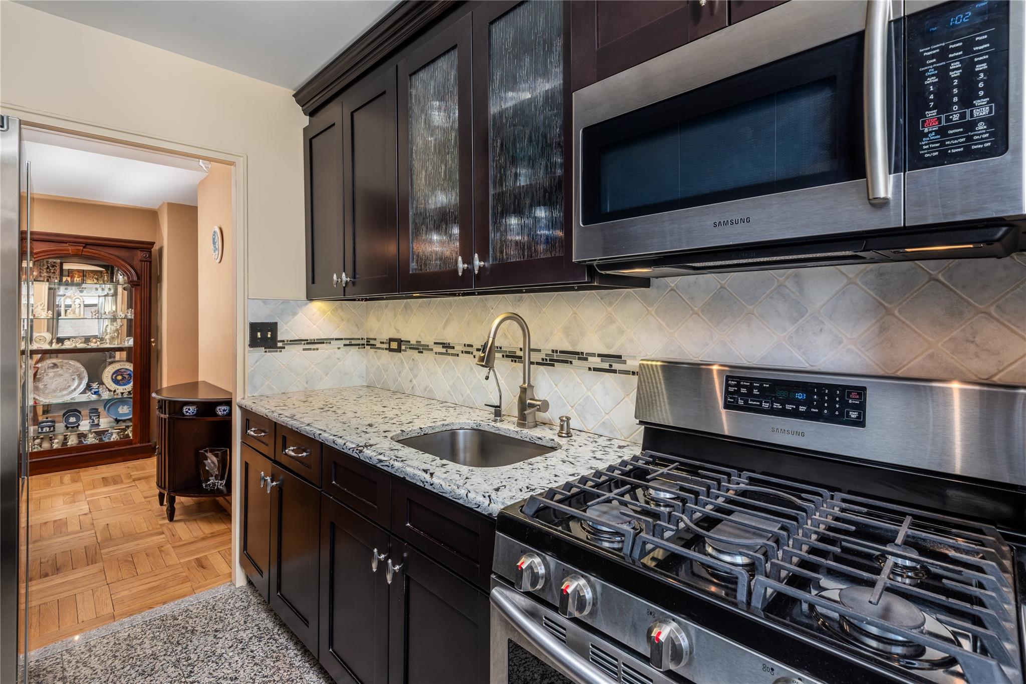 21-66 33rd Road #9A, Astoria, New York image 6