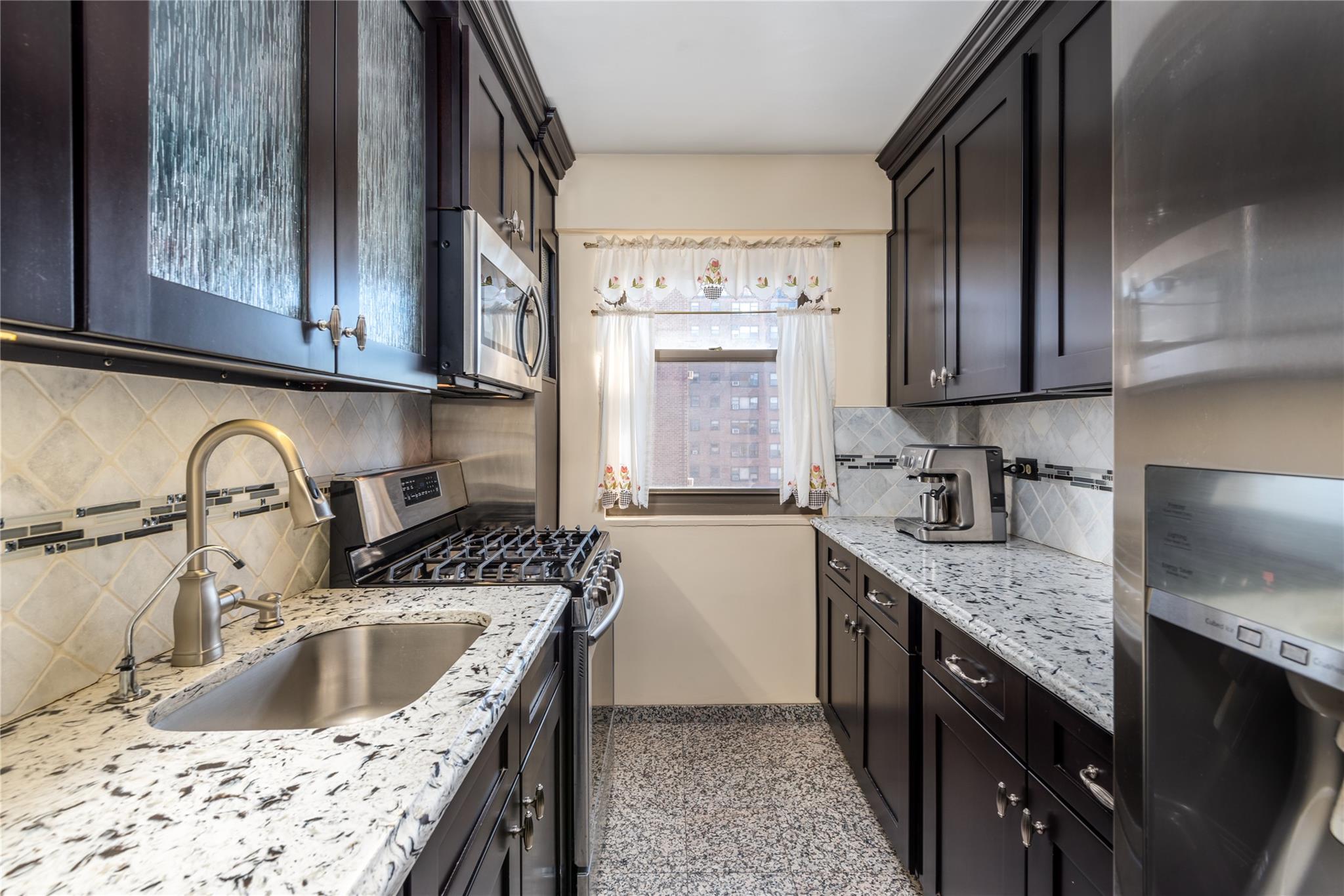 21-66 33rd Road #9A, Astoria, New York image 9